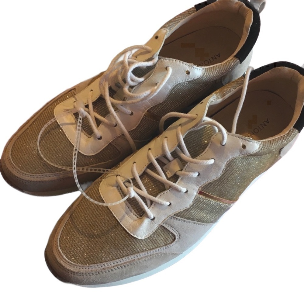 💕Antonio Melani gorgeous gold sneakers NWTsize8.5.